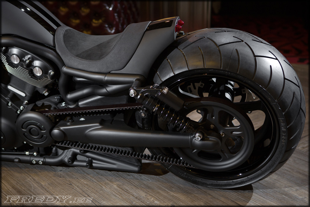 Venom Motorcycle Bike 6.5 Tire Wheel Chock Stand For Harley Davidson V-Rod Night Street V Rod 